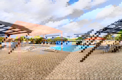 Foto 6 - 2BR Townhouse 3min Walk 2 Eaglebeach w Pool BBQ