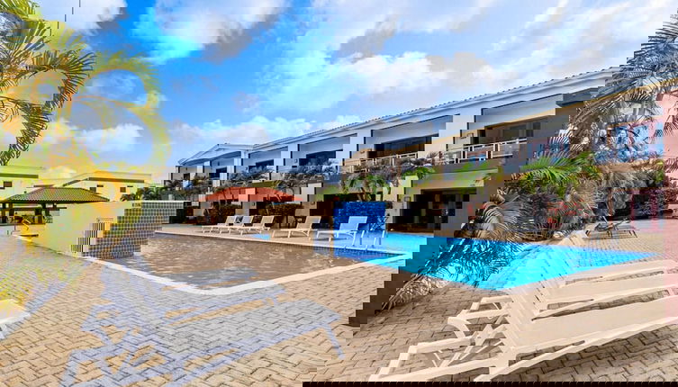 Foto 1 - 2BR Townhouse 3min Walk 2 Eaglebeach w Pool BBQ