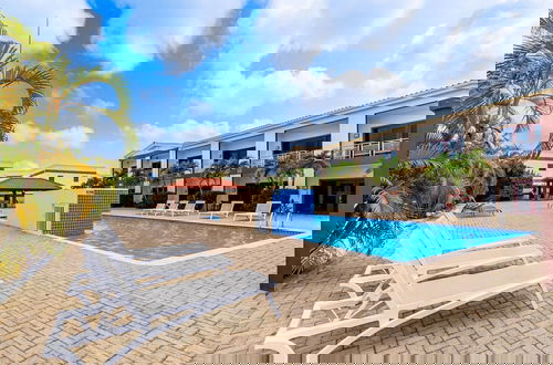 Foto 1 - 2BR Townhouse 3min Walk 2 Eaglebeach w Pool BBQ