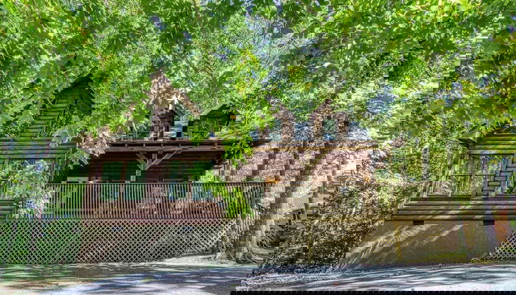 Foto 1 - Whispering Oaks - Private Pigeon Forge Getaway...close To Tanger Outlet Shopping 2 Bedroom Cabin by RedAwning