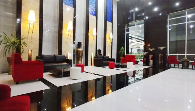 Coin salon dans le hall