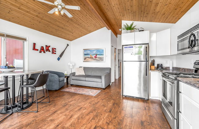 Beautiful Cozy Cabin on Lake Okanagan - Foto 8