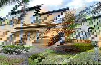 Foto 1 - Regal Getaway 4 Bedroom Townhouse by RedAwning