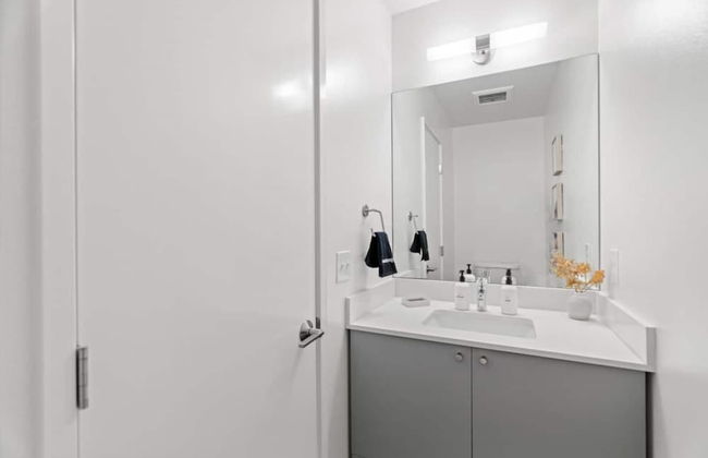 NEW 3BR Great Location Queen Anne W Rooftop - Photo 4
