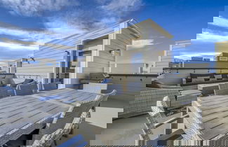 Photo 1 - 3BD Rooftop Lounge Restaurants & Parks