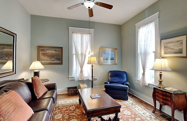 Historic Elegance - Photo 11