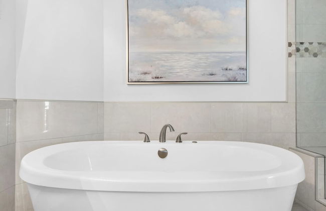Silver Beach Towers 1205 East - Photo 17