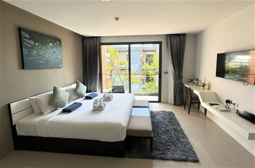 Foto 13 - Apartment at Emerald Terrace by Lofty