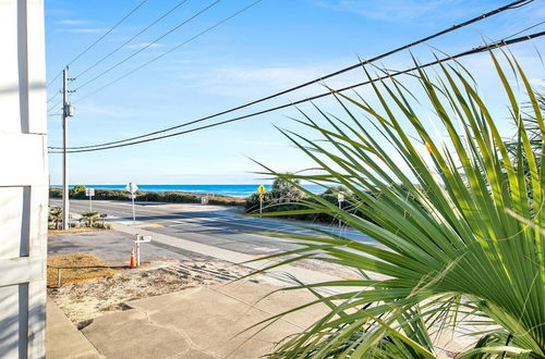 Photo 19 - Modern Beach Bungalow