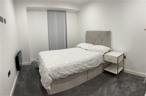 Photo 3 - Immaculate 2-bed Apartment in Birmingham
