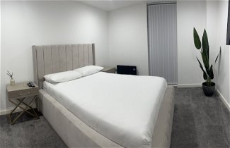 Photo 2 - Immaculate 2-bed Apartment in Birmingham