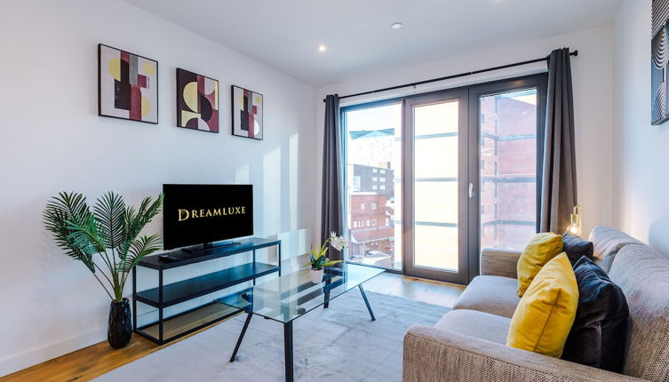 Photo 1 - Remarkable 2-bed Apartment in Birmingham