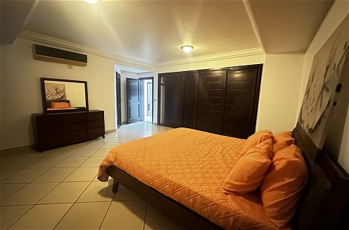 Photo 1 - Chic and stylish 3 bedroom apartment