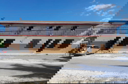 Foto 1 - Adderley's Motel