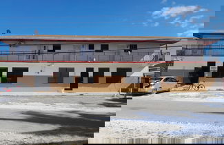 Foto 1 - Adderley's Motel