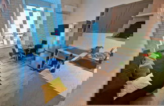 Foto 1 - Lola's Place
