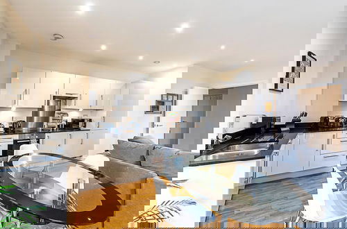 Foto 5 - Vibrant London Canal Apartment