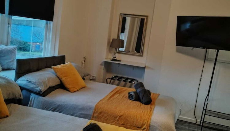 Foto 1 - Immaculate 4-bed Apartment in Liverpool