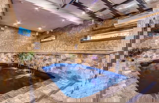Foto 1 - Ern823 - Eagle Falls - Great Location With Private Heated Indoor Pool! Close To Town! 3 Bedroom Cabin by RedAwning