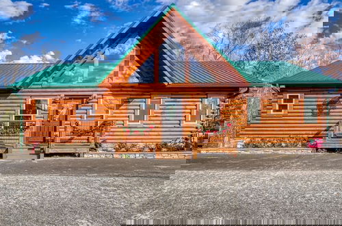 Foto 62 - Ern823 - Eagle Falls - Great Location With Private Heated Indoor Pool! Close To Town! 3 Bedroom Cabin by RedAwning