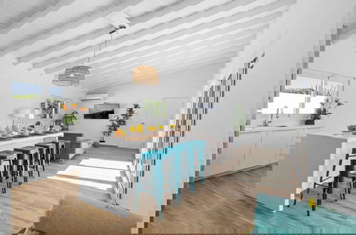 Foto 13 - Brand NEW Modern 3ba3ba Villa With Pool and Patio
