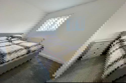 Foto 3 - Impeccable 2-bed Apartment in Scarborough