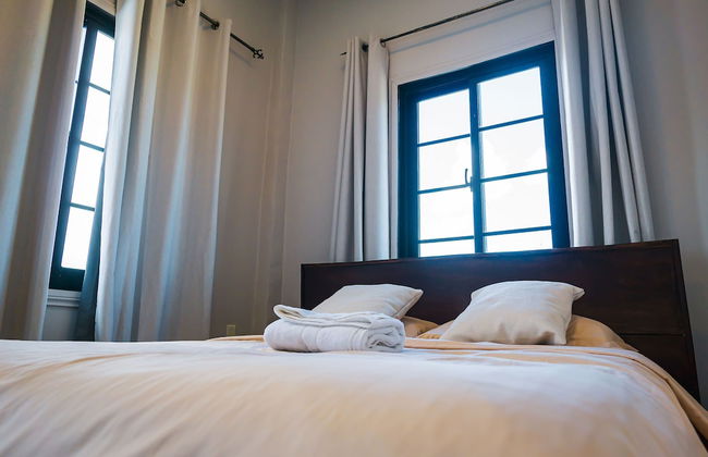 Colonial Wolf Oasis - Photo 2