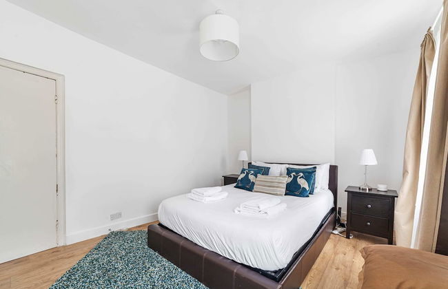 Modern Victorian Home With Secret Garden - Foto 8