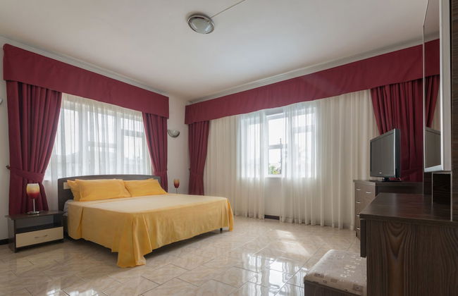 Wanna Studio Apartments - Photo 4