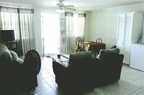 Photo 42 - Cumber's Tropical Apartments