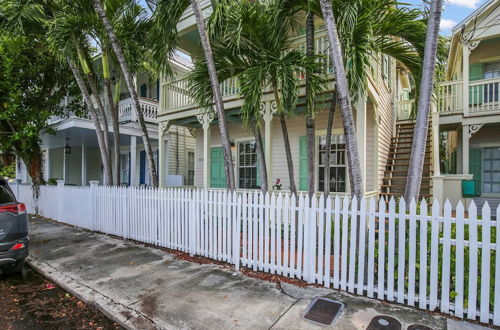 Foto 9 - Paradise Place by Avantstay Key West Old Town Condo w/ Shared Pool