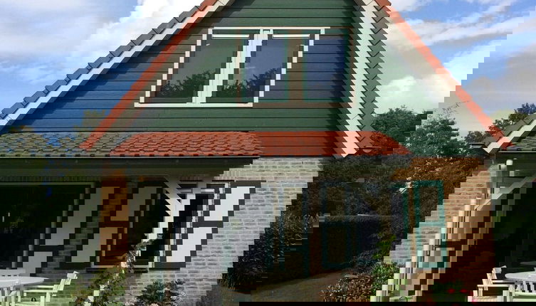 Foto 1 - Quaint Holiday Home in Zonnemaire With Roofed Terrace