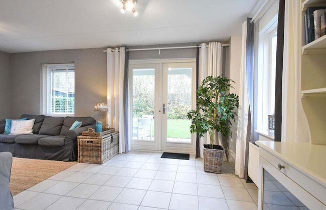 Quaint Holiday Home in Zonnemaire With Roofed Terrace - Foto 5
