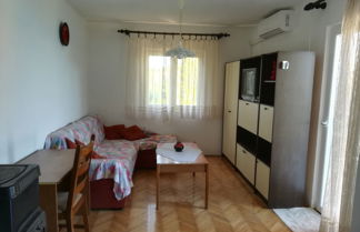 Photo 2 - Apartment Near the sea