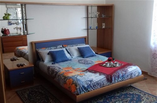Foto 8 - Arona-lake Maggiore Apartment in Quiet Area Suitable for Families