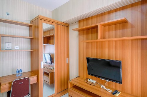 Photo 10 - Cozy Living Studio Room Taman Melati Margonda Apartment