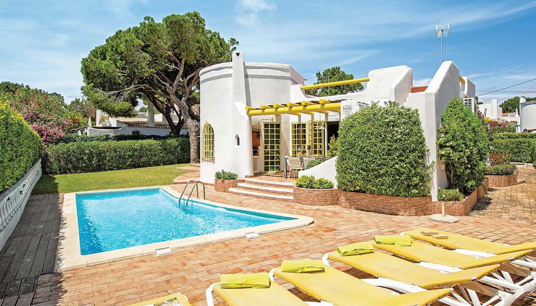 Foto 1 - Located on a Quiet Cul-de-sac, Just Within 1 Mile From the Centre of Vilamoura