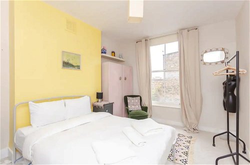Photo 2 - Cheerful 1 Bedroom Apartment in Vibrant Maida Vale
