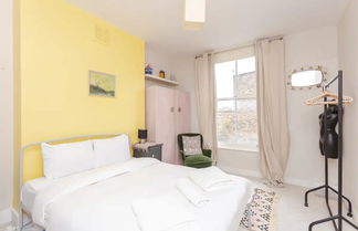 Photo 2 - Cheerful 1 Bedroom Apartment in Vibrant Maida Vale