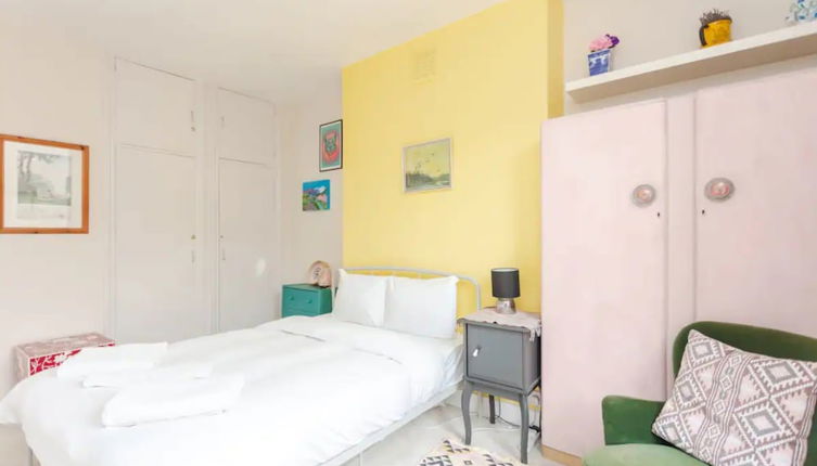 Photo 1 - Cheerful 1 Bedroom Apartment in Vibrant Maida Vale