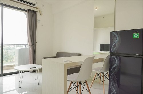 Photo 10 - Fully Furnished With Pleasure 2Br At Sky House Bsd Apartment