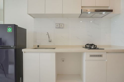 Photo 7 - Fully Furnished With Pleasure 2Br At Sky House Bsd Apartment