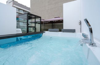 Foto 1 - GLOBALSTAY. Modern 2BR Penthouse. Outdoor Jacuzzi, BBQ