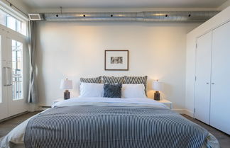 Photo 3 - Applewood Suites - The Ossington Loft