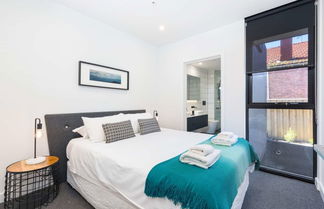 Photo 2 - Executive 2br Caulfield North