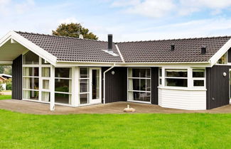 Foto 1 - 6 Person Holiday Home in Hejls-by Traum