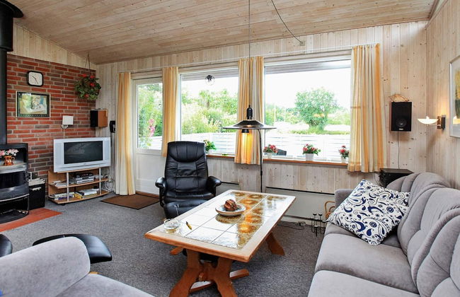 8 Person Holiday Home in Dannemare - Photo 4