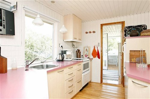 Foto 10 - 6 Person Holiday Home in Albaek