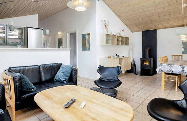 8 Person Holiday Home in Lokken - Foto 18