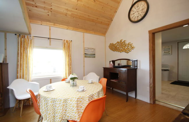 Lakefront Cottage in Manitou Beach - Foto 13